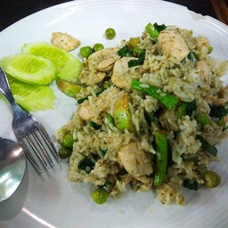 ข้าวผัดเขียวหวานไก่