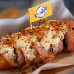 ปาท่องโก๋ยัดไส้ - ผักโขมพันเบคอนอบชีส