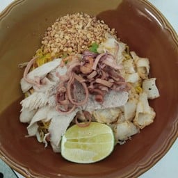 ก๋วยเตี๋ยวซอย 12 กุฎโง้ง พนัสนิคม