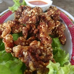 สามชั้นทอดงา