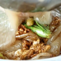 ผัดซีอิ๊วราดหน้าหมู