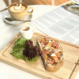 Smoked Salmon Pink Sauce Toast