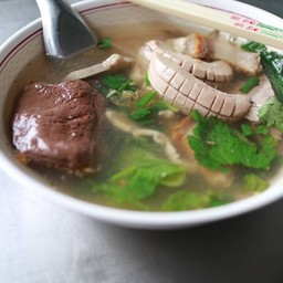 เกาเหลาเลือดหมูน้ำใส