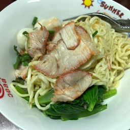 บะหมี่แห้งหมูแดง