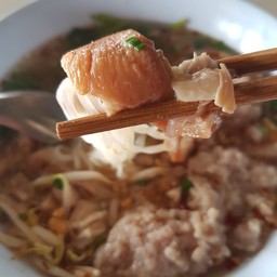องอาจโภชนา