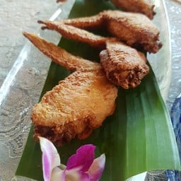 ปีกไก่ทอดน้ำปลา