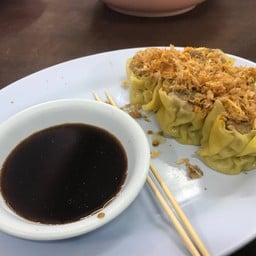 ก๋วยเตี๋ยวเป็ดตุ๋นเจ๊ไฝ
