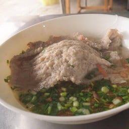 น้ำซุปแสนอร่อย หมูแผ่นแน่นๆ นุ่มๆ