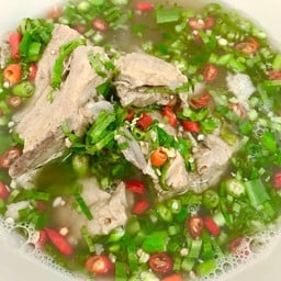 เตี๋ยว ลูก หมู เล้งแซ่บ