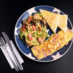 อาหารเช้า แฮมชีสออมเล็ต ไข่ม้วน