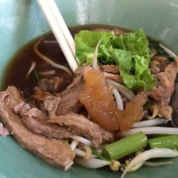 ก๋วยเตี๋ยววัดดงมูลเหล็ก