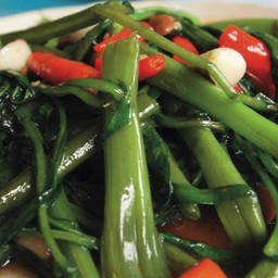 ผัดผักบุ้งไฟแเดง