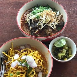 ข้าวซอยวัดร่องขุ่น