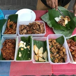 ข้าวเหนียวห่อใบตอง คูเมืองเชียงใหม่