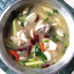 ต้มแซ่บซี่โครงหมูอ่อน