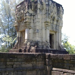 ปราสาทบ้านอนันต์