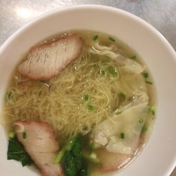บะหมี่เกี๊ยวหมู หมูแดง