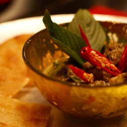 โรตีแกงเขียวหวานหมูย่าง