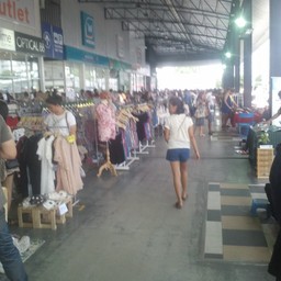 ตลาดนัดเมืองทอง