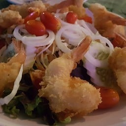 สลัดกุ้งทอด