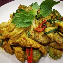 ใหญ่ผัดเขียวหวานไก่