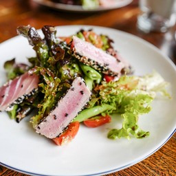 Seared Tuna Salad (295THB)