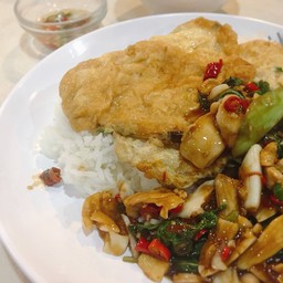 กะเพราไก่ไข่เจียว