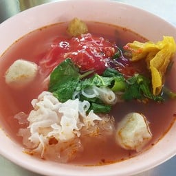 ก๋วยเตี๋ยวลูกชิ้นปลา แซ่บเบ๊