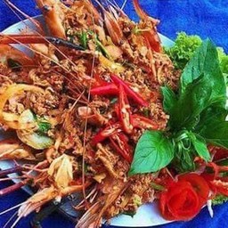 กุ้งแม่น้ำผัดผงกะหรี่