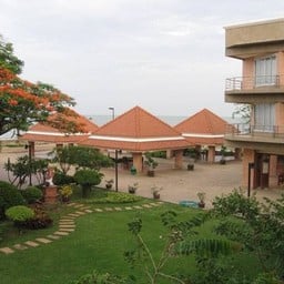 อุทยานการศึกษาวัฒนาการ์เด้น