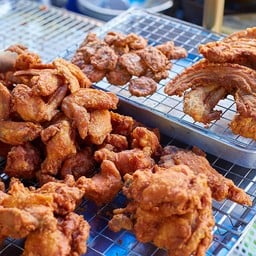 ไก่ทอดหน้าสุขา