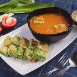 แกงส้มไข่ชะอม