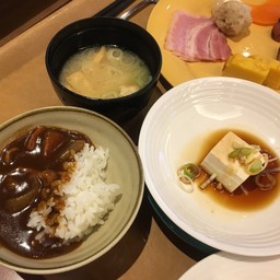 ข้าวแกงกะหรี่ +เต้าหู้