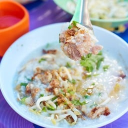 สาวข้าวต้ม - ตลาดหลักเมือง