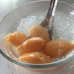 สละลอยแก้ว