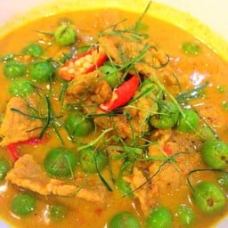 แกงคั่วเนื้อมะเขือพวง