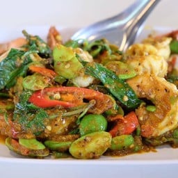 สะตอผัดเครื่องแกงกุ้ง