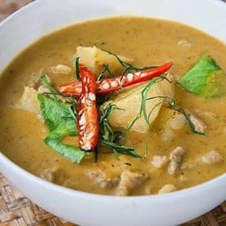 แกงคั่วหมูสับปะรด