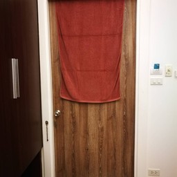 ทางโรมแรมหาผ้ามาปิดให้