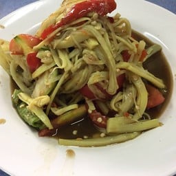 ตำหน่อไม้