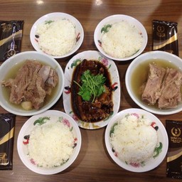 รวมๆ 4 คน