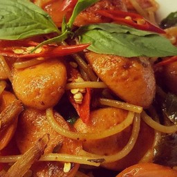 สปาเก็ตตี้ขี้เมาไส้กรอกหมูเยอรมัน