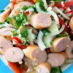 ยำไส้กรอกเยอรมัน