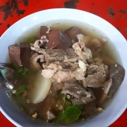 ต้มเลือดหมู ก๊วยจั๊บ ก๋วยเตี๋ยว