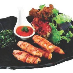 แซลมอนพันเบคอนสไปซี่เรดซอส