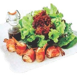 เบคอนพันกุ้งและหอยเชลล์