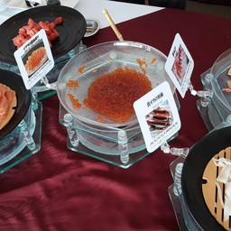 ไข่ปลาแซลมอนให้ตักไม่อั้น