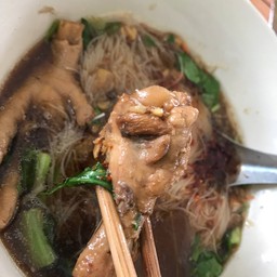 ก๋วยเตี๋ยวต้มยำโบราณ ซอยศรีราชา หนองยายบู่