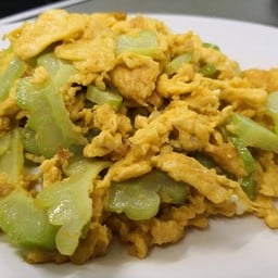 มะระผัดไข่