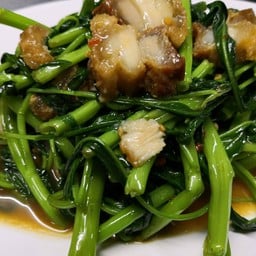 ผักบุ้งหมูกรอบ